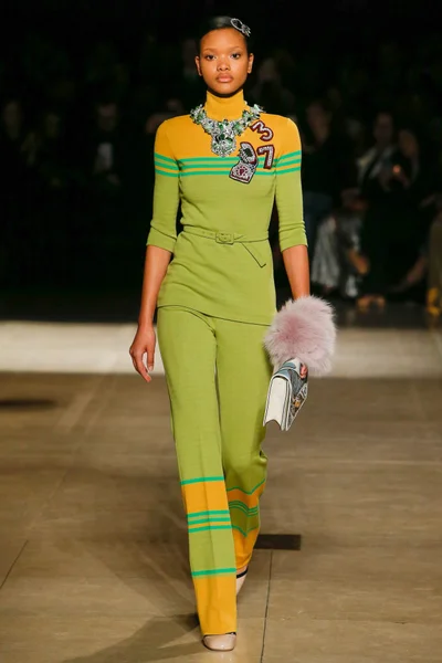 Look 13